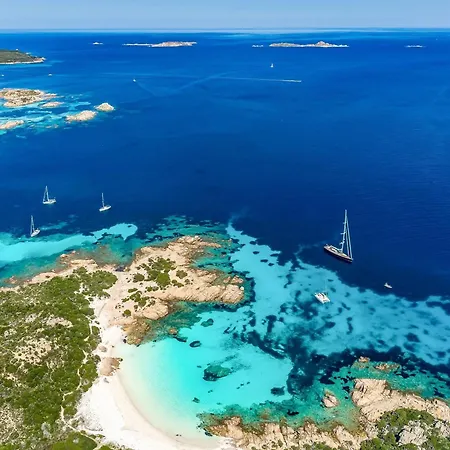 Wind Rose -group House Near The Sea * 奧爾比亞