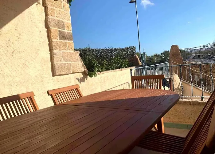 בית נופש Wind Rose -group House Near The Sea אולביה